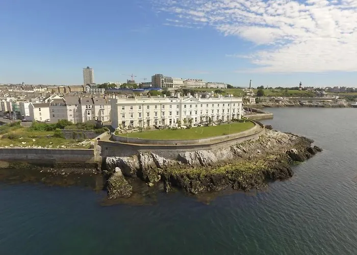 Stunning Sea Views! Entire Flat, Free Parking